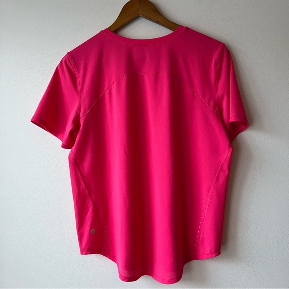 Lululemon High-Neck Running and Training T-Shirt
Sonic Pink - Picture 4 of 10